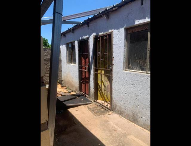 2 BEDROOM HOUSE FOR SALE IN SOSHANGUVE XX